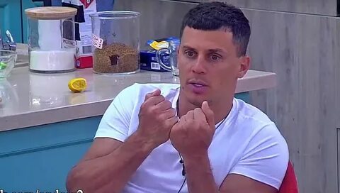 Ғашықтар пәтерінде орыс порносын онлайн көріңіз