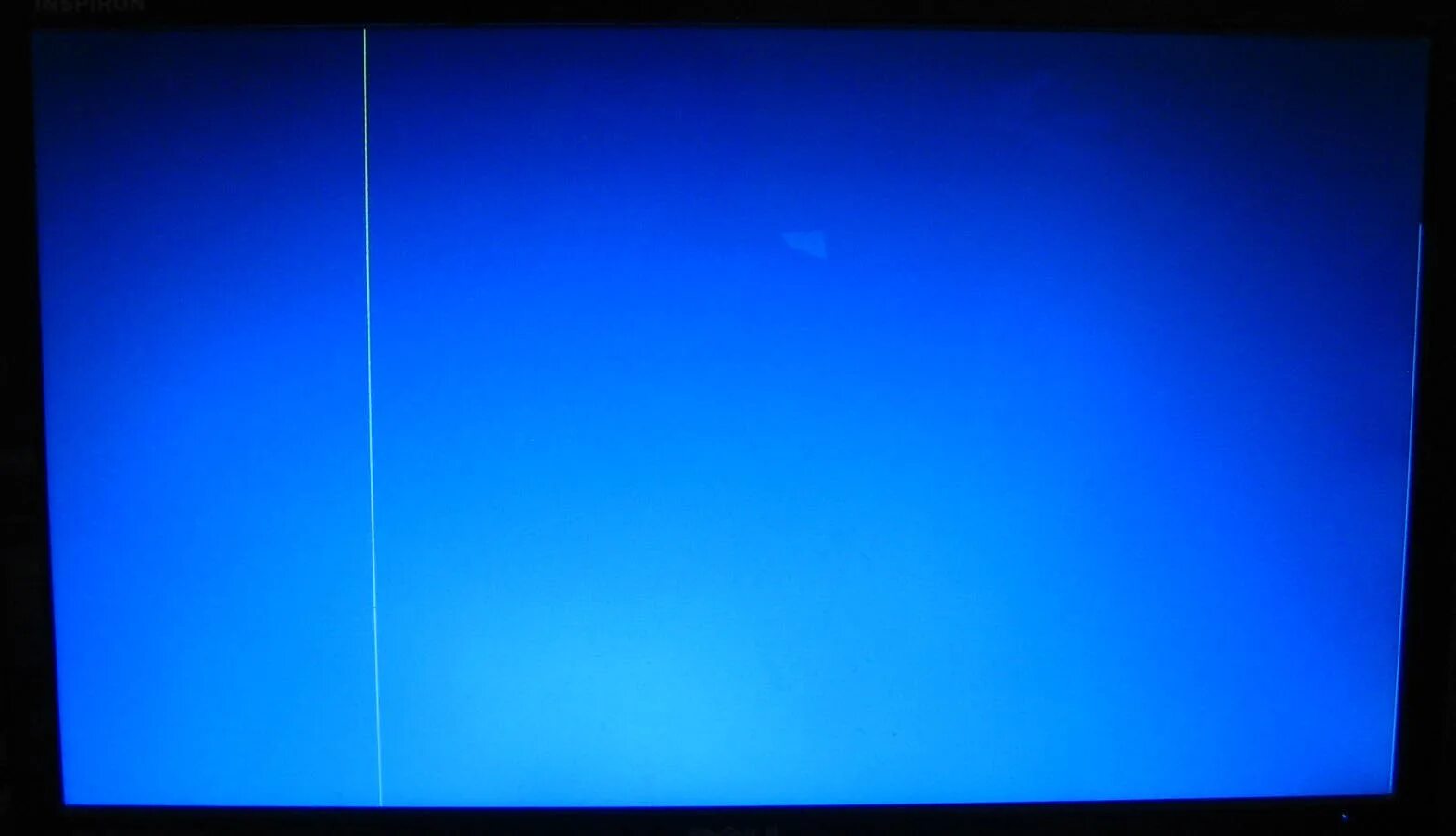 Тонкие полоски на экране. Снизу экрана полосы на телевизоре. Синий экран на телевизоре самсунг. Вертикальные полосы на экране. Вертикальная полоска на мониторе.