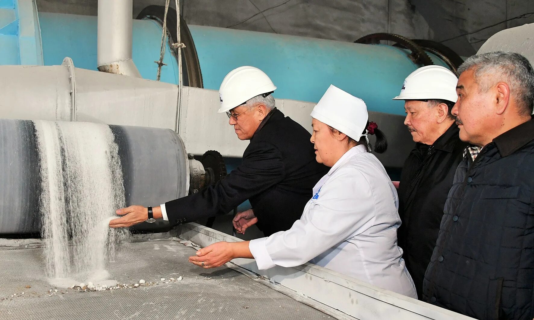 Аксуский сахарный завод. Тараз сахарный завод. Производство сахара. Производство сахара в Казахстане.