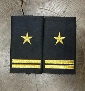 2 полоски на погоне