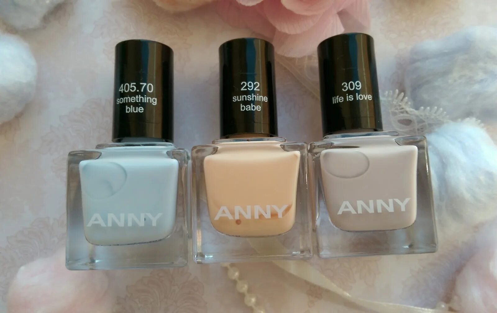 Anny запись. Anny 243.30. Лак пастельных тонов Anny. Anny Walker. Anny Paint it Mint.