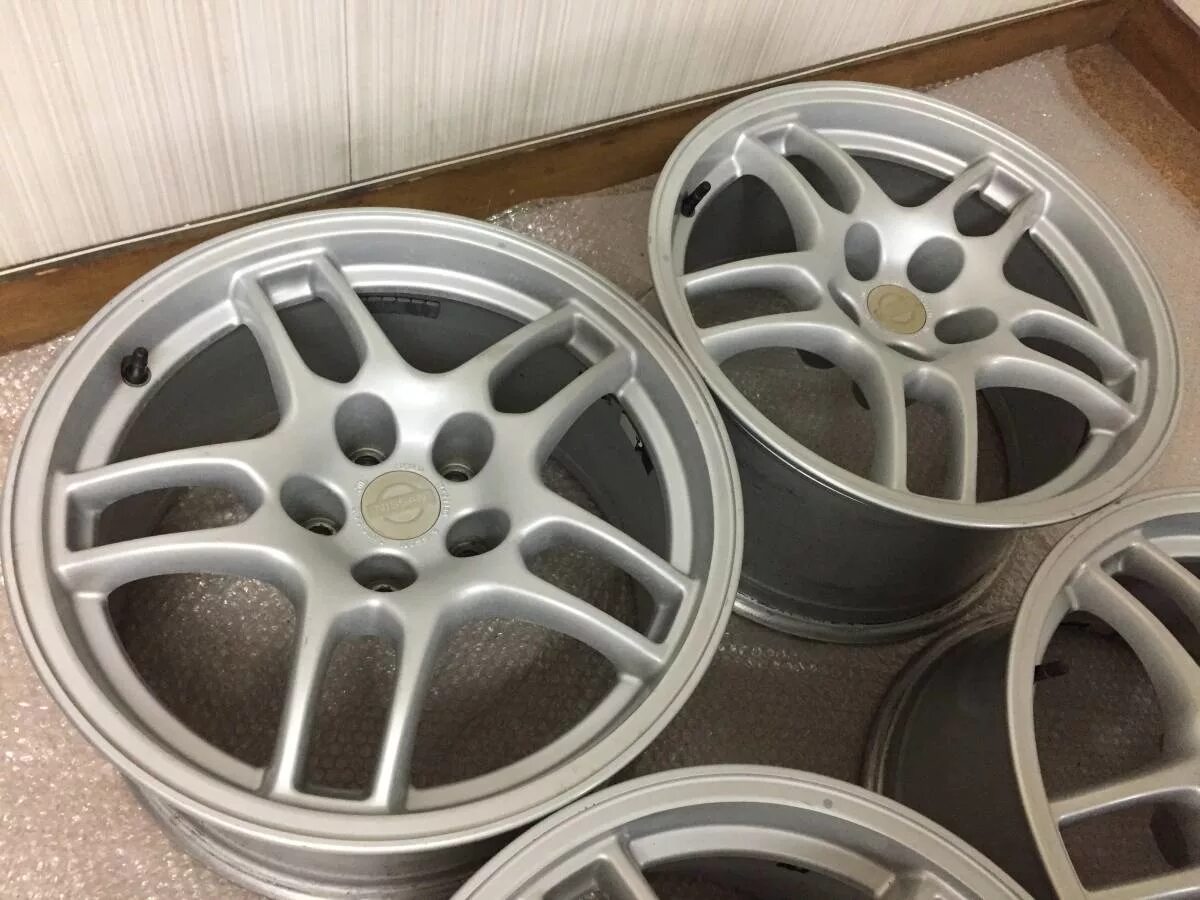 Диски nissan gtr r33. Nissan skyline r34 gtr сток. Диски nissan gtr r33. 17 диски ниссан скайлайн. Nissan skyline колеса.