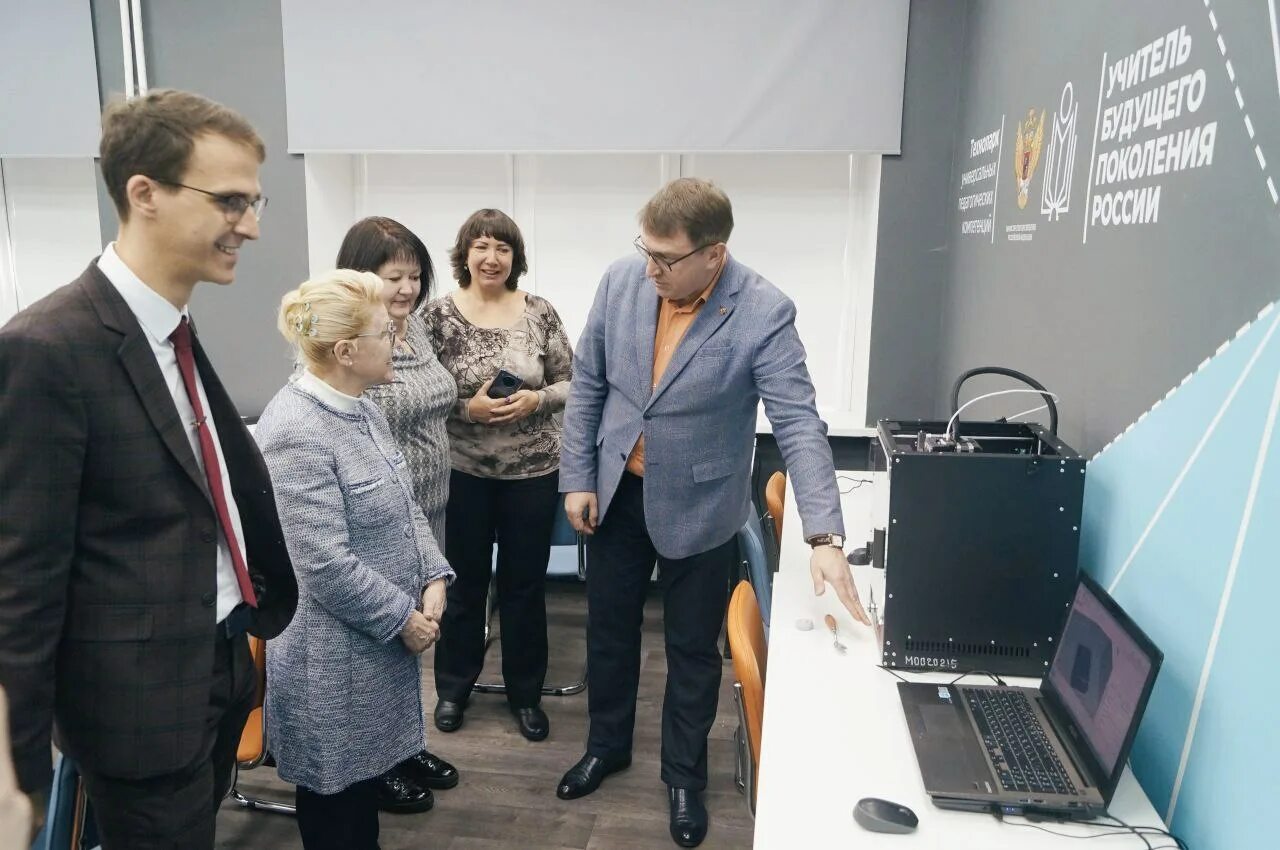 Мизулина лби. Встреча с мизулиной студенты. Встреча с мизулиной студенты. Встреча с мизулиной студенты. Сын елены мизулиной.