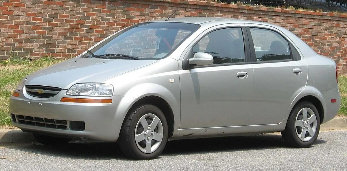 Chevrolet classic 2004. Рено симбол похожая машина. Chevrolet. Шевроле классик 2004. Chevrolet aveo 2010.