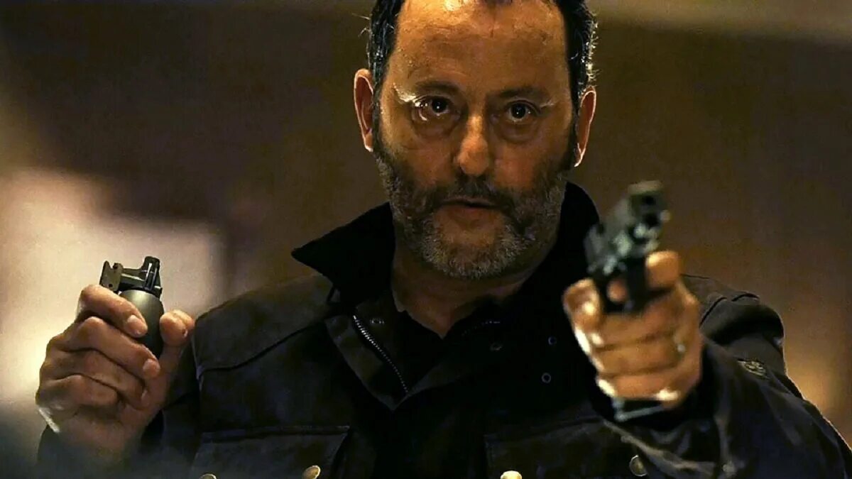 Двадцать две пули. Две пули из сталинграда. Двадцать две пули. Анджелина джоли особо опасен. Сталинградская битва две пули.