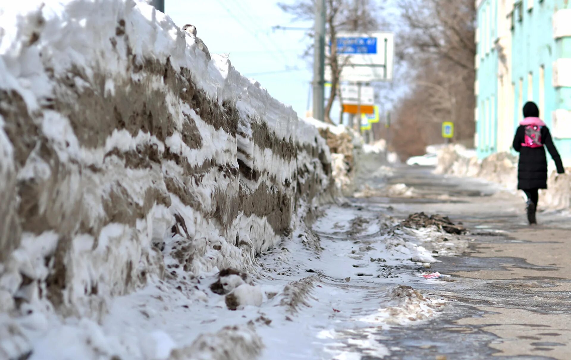 Город сугробов. Ижевск зима сугробы.