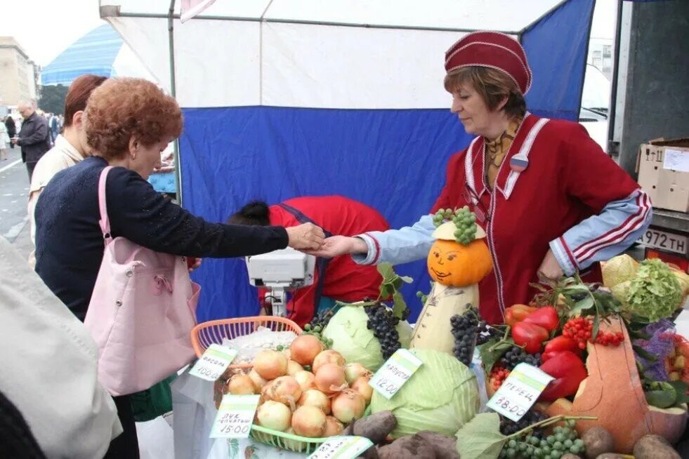 ярмарка. мологская ярмарка в 16 веке. крупнейшая ярмарка верхнего поволжья. рынок самара ярмарка. мологская ярмарка.