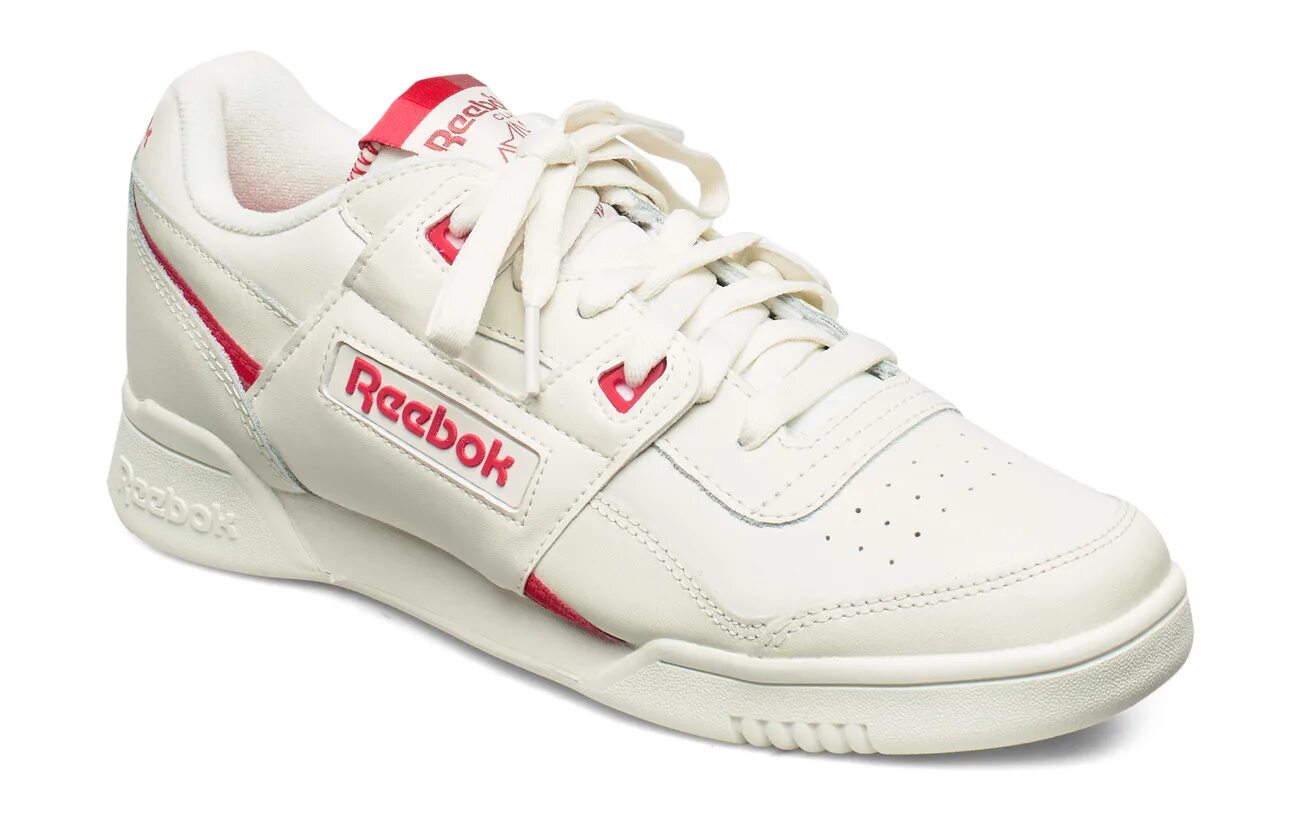 Новые кроссовки рибок. Reebok classic leather white red blue. Рибок классик лезер. Рибок классик с мехом. Рибок чья фирма страна.