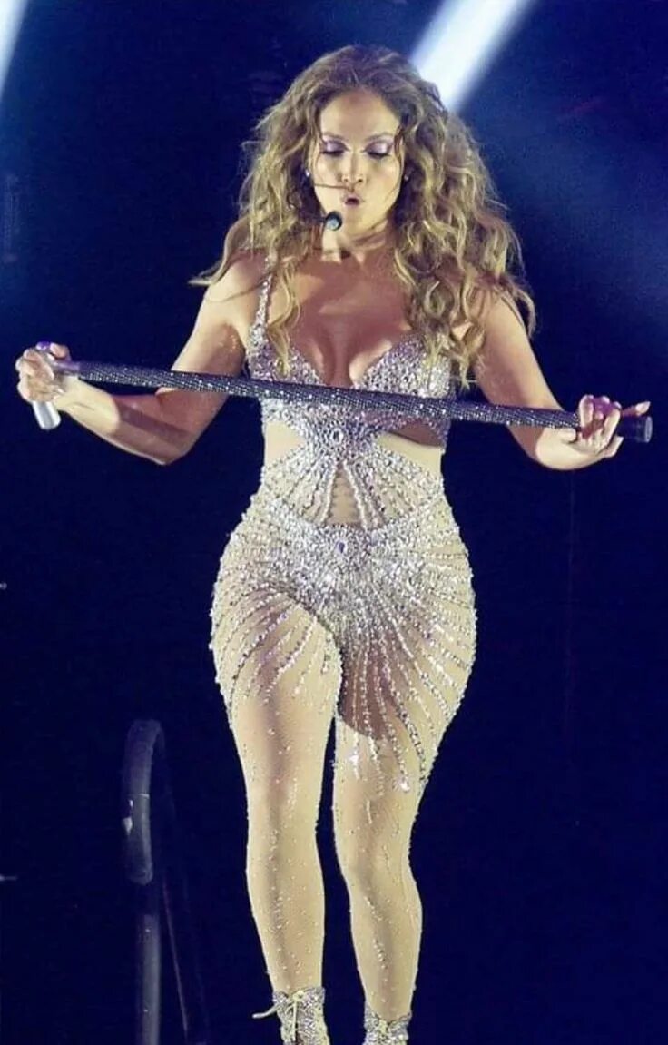 Лопес танцует. Jennifer Lopez Concert.