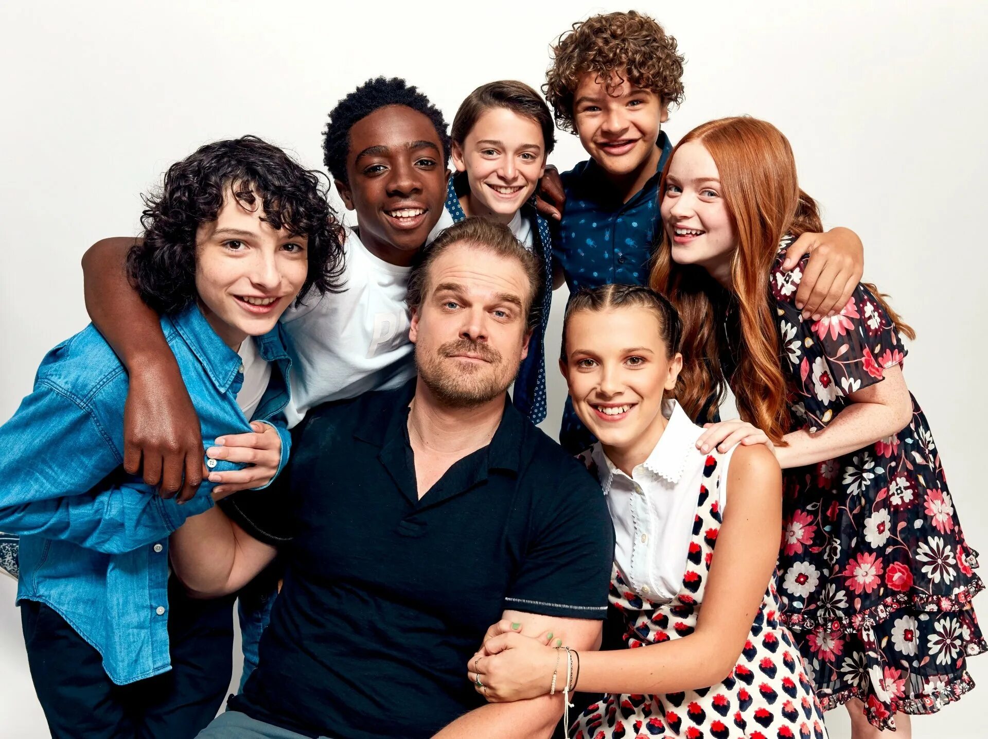 Дата выхода осд 5. Очень странные дела сериал. stranger things каст. каст сериала очень странные дела. осд актеры.