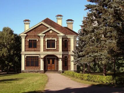 Западный фасад дома
