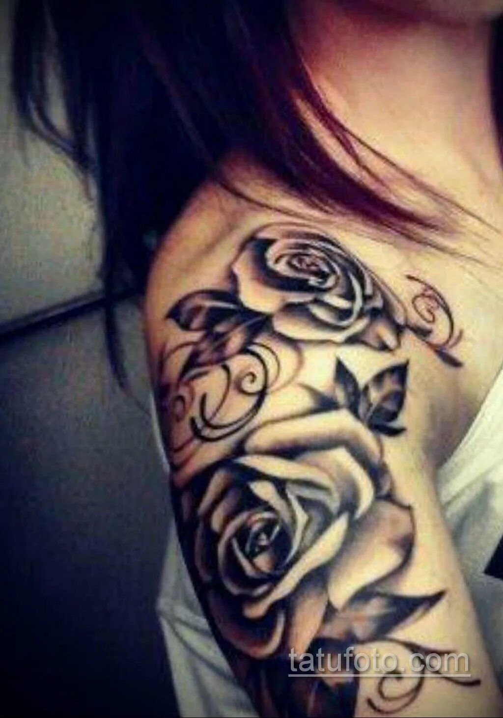 красивые татуировки для девушек. тату на плече для девушек. тату розы на плече. тату цветы на плече женские. тату цветы на плече.