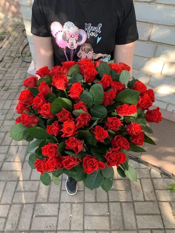 Авито краснодарский край тюльпаны. Букет из 47 роз. Фото 47 роз. Розы на продажу.