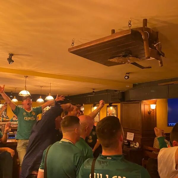 Liberty pub ереван. Beatles pub. Битлз паб ереван. Руни паб ереван. Beatles pub.