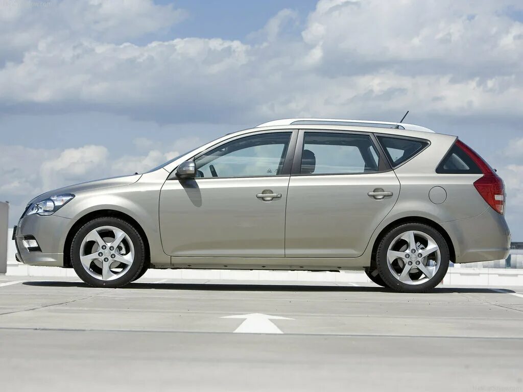 Kia Ceed SW 2010. Kia Ceed 2010 универсал. Kia Ceed 2012 универсал. Kia СИД универсал 2010. Узнать сид 1.20