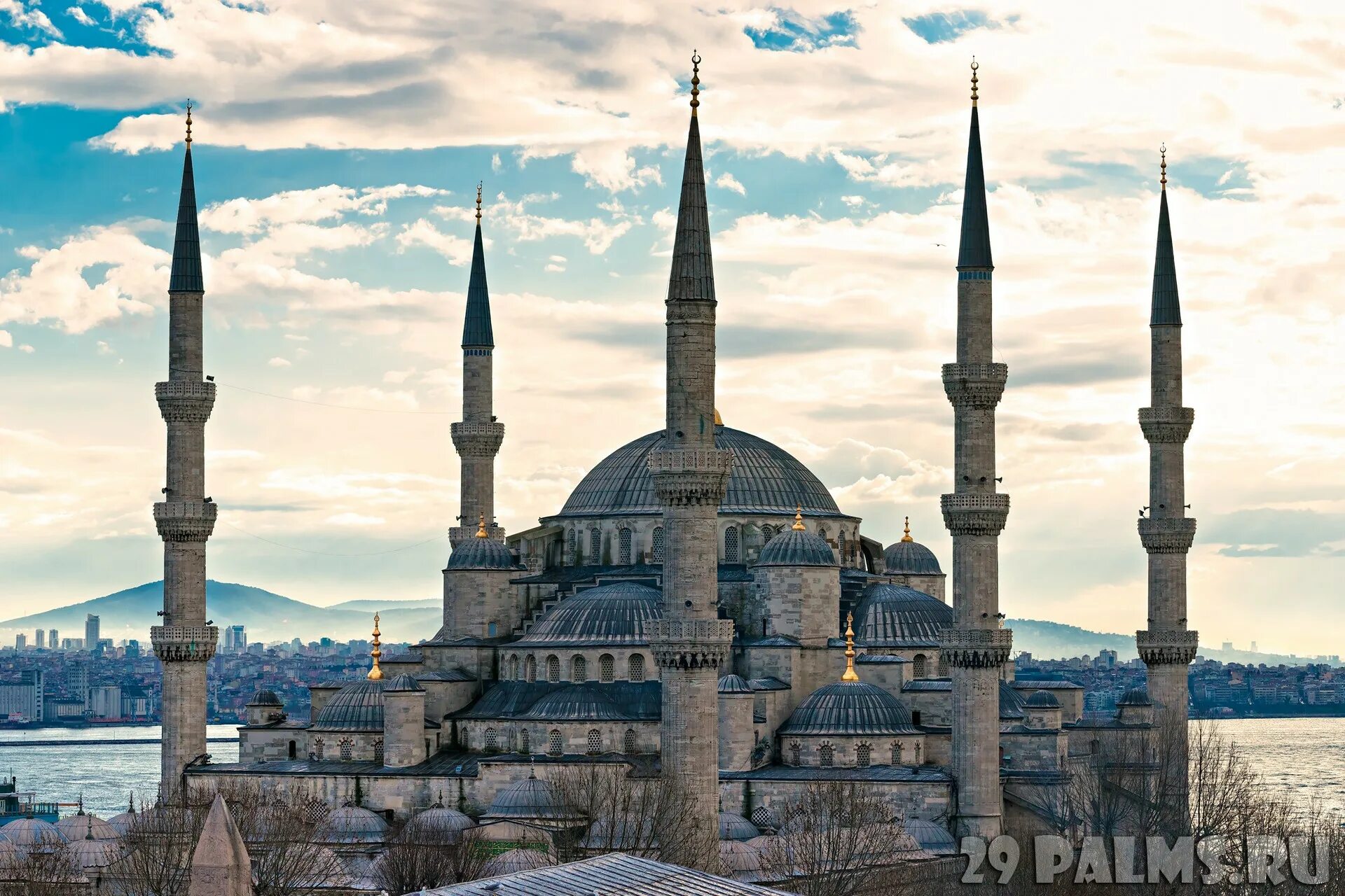 Работа мечетей в стамбуле. Голубая мечеть султанахмет. Голубая мечеть турция внутри. Мечеть ахмета голубая мечеть стамбул турция. Работа мечетей в стамбуле.