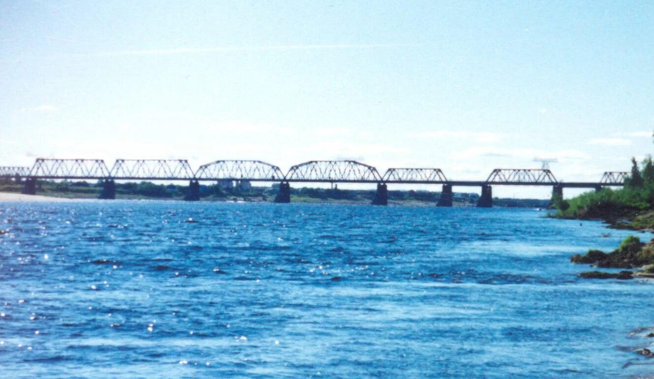 Железнодорожный мост через реку усу. Печорский железнодорожный мост. Мост через реку печора. Жд мост печора. Уса река жд мост.