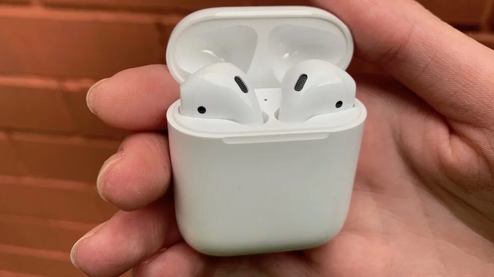 Поколения наушников apple беспроводные. AIRPODS 2 поколения. Air pods 1 поколения. Apple AIRPODS 2 С беспроводным зарядным футляром mrxj2. Air pods Pro 2 поколения.