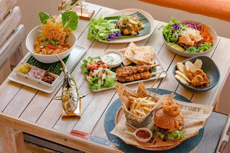 Еда на патонге. Макашницы на пхукете. Остров пхукет еда. Spice house ресторан на пхукете на патонге в торговом центре. Макашницы в тайланде.