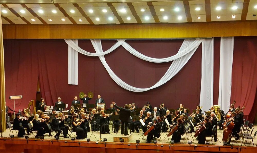 крымский академический симфонический оркестр. крымская государственная филармония. симфонический коллектив сергея мазаева. крымская государственная филармония. симфонический оркестр крымской филармонии.