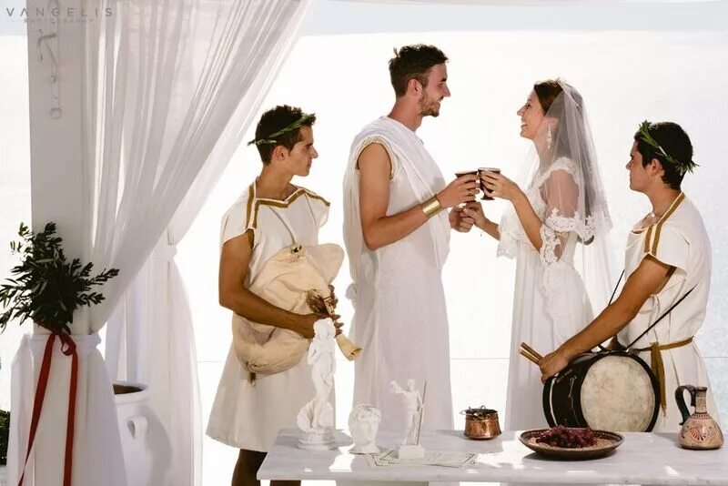 Греческое пара. Свадьба в древнегреческом стиле. Свадьба в стиле греческом стиле. Свадьба в стиле древней Греции. Свадьба в стиле греческих богов.