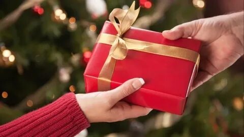 Дарить ли подарок на новый год