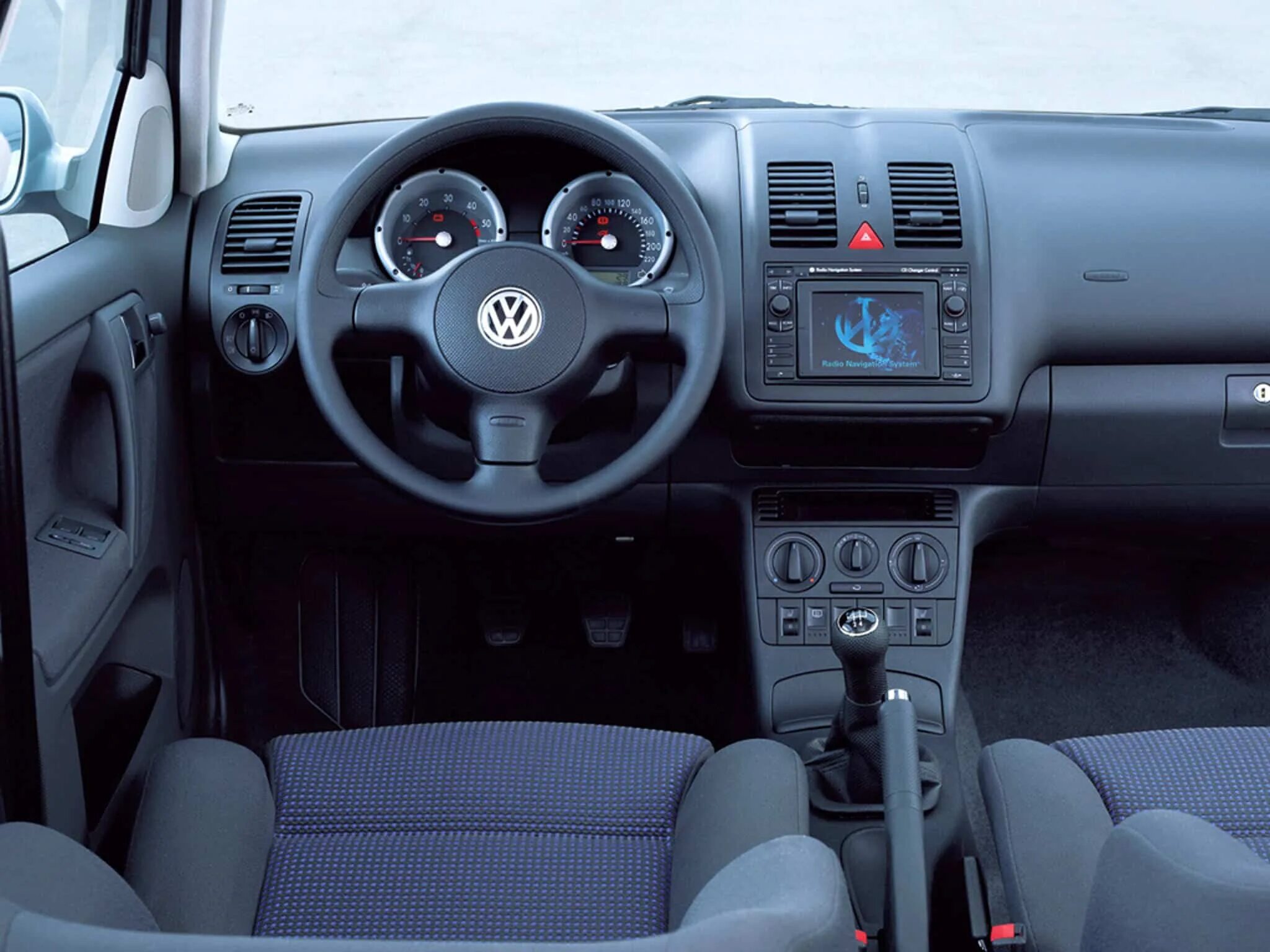 VW Polo 6n2 салон. Фольксваген поло 1999 салон. Volkswagen Polo 2000 салон. Фольксваген поло 3 поколения салон. Торпеда 2001