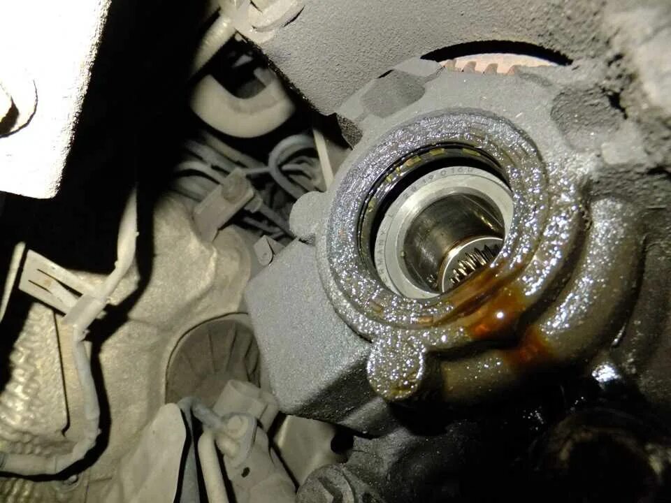 Как снять сальник кпп Drive replacement (K4J, K4M motors)