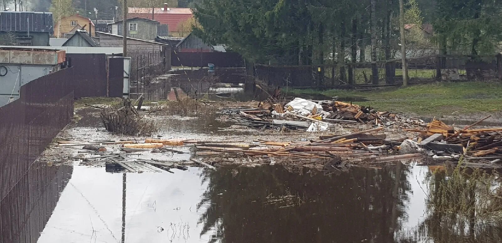 Уровень воды сож в славгороде сегодня реке. Река Вилга Карелия. Затопление Вилги Карелия. Наводнение в Вилге. Уровень воды.