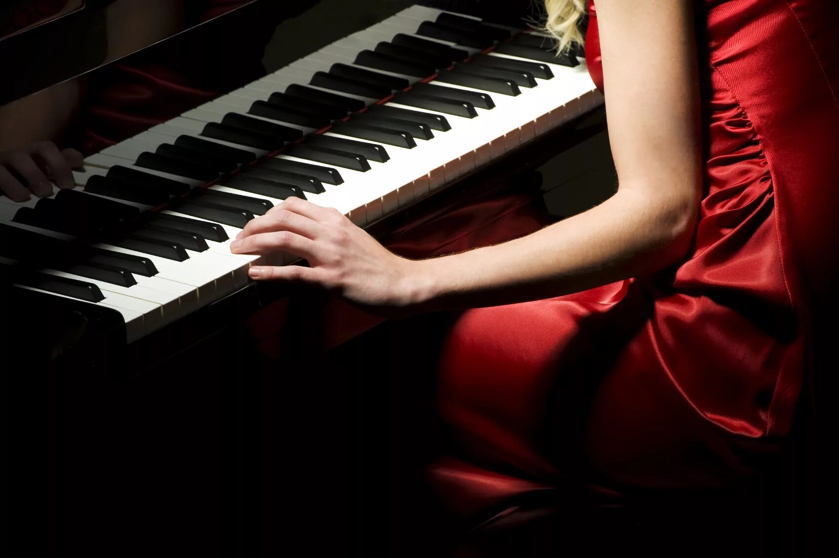 нина мусинян пианистка. подруга пианистка. лол айс. девушка пианистка. девушка пианистка.