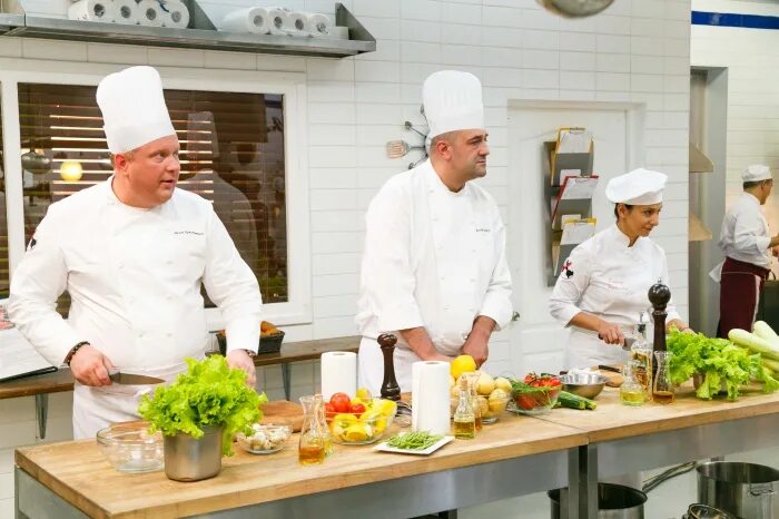 шеф-повар ивлев константин. константин ивлев в сериале кухня кадры. ивлев константин витальевич ресторан. повар ивлев константин. шеф ивлев в сериале кухня.