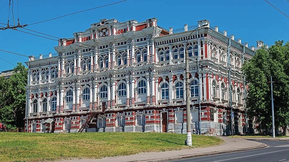 Дворянское собрание курск. 11. Дом офицеров концертный зал волгоград. Сонина 4 курск дом офицеров. Дом офицеров ярославль.