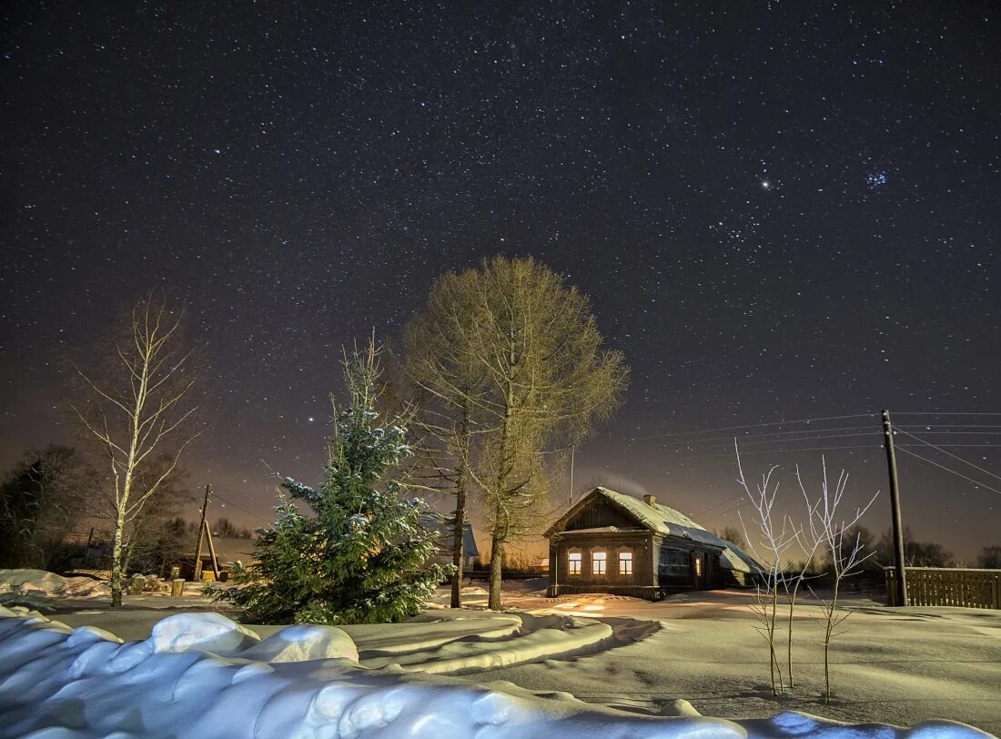 Светлыми звездами нежно украшена тихая. Зимняя песня. Светлыми звездами нежно украшена тихая. Светлыми звездами нежно украшена тихая. Светлыми звездами нежно украшена тихая.