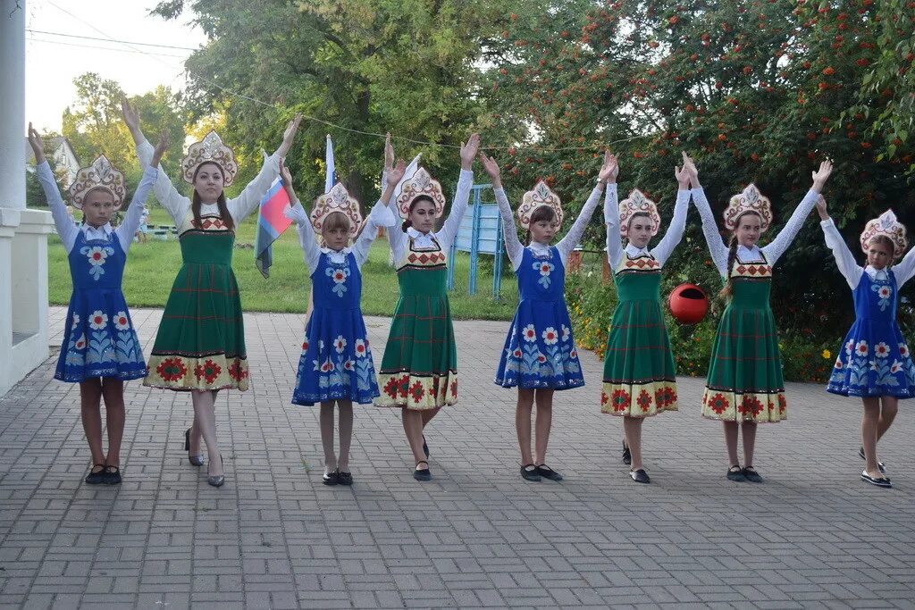 Погода вышние пены ракитянского района. Флаг Ракитянского района. Вышние пены. Народные коллективы Ракитянского района.