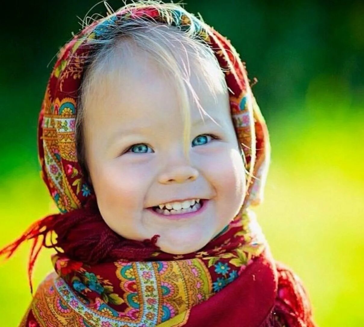 Про улыбку ребенка. Улыбка ребенка. Ребенок улыбается. Красивый ребенок улыбается. Счастливые лица детей.