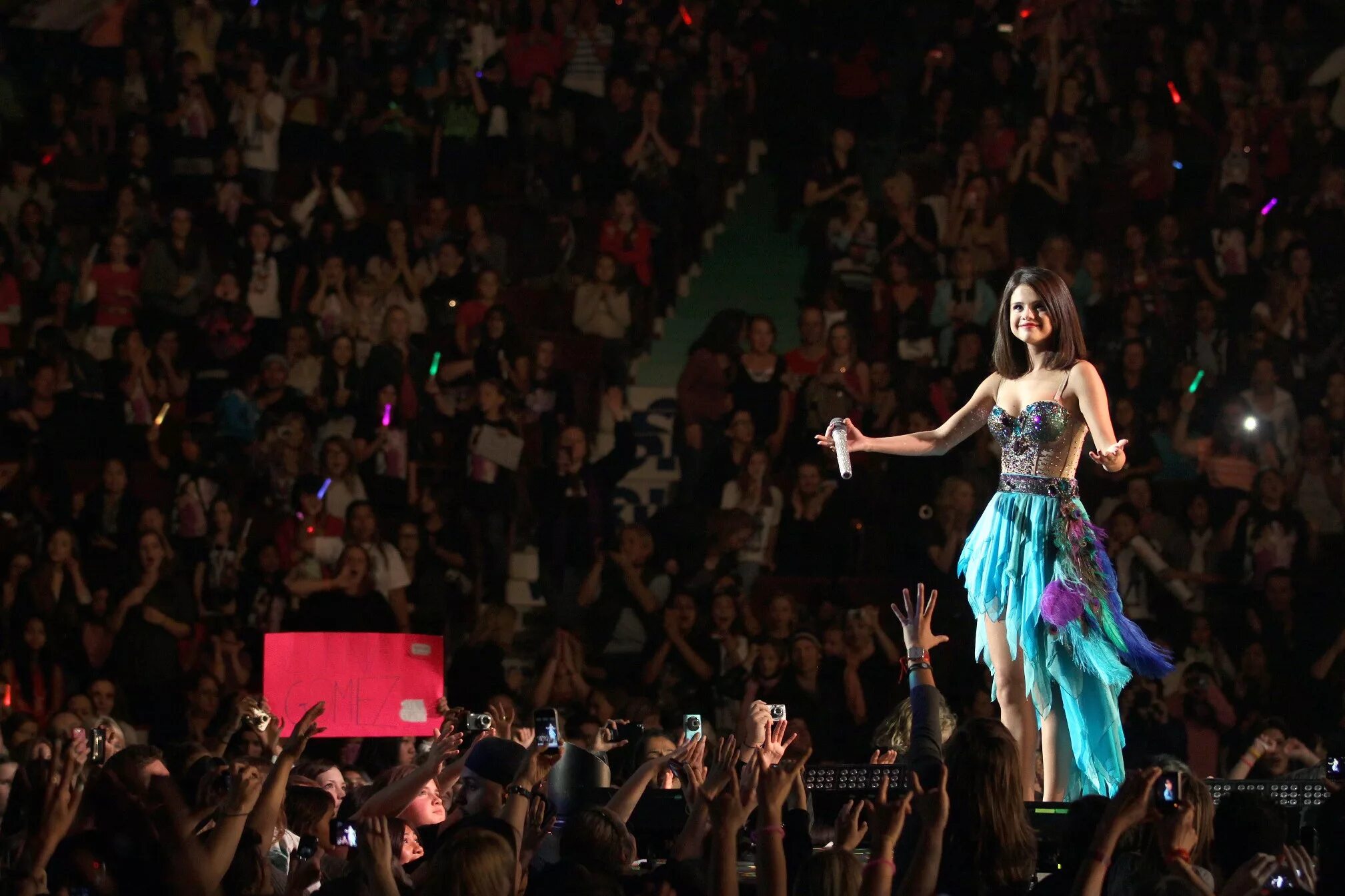 Верховный арбитражный суд рф. Сценическое волнение. Судьи арбитражного суда московского округа фото. Оратор на большой сцене. Зал со зрителями.