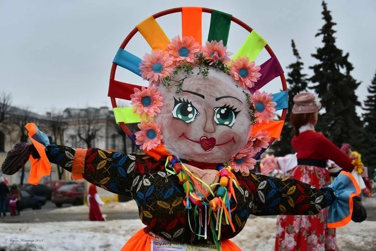 Масленица в кинешме. Чучело масленица каневская. масленичная кукла. кукла масленица. современная масленичная кукла.