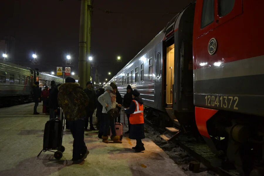 Купить билет на электричку тобольск. Императорский вагон Тюмень Тобольск. Электричка Тюмень Тобольск. Электричка 7359 Тобольск Тюмень. Железная дорога Тюмень Тобольск.