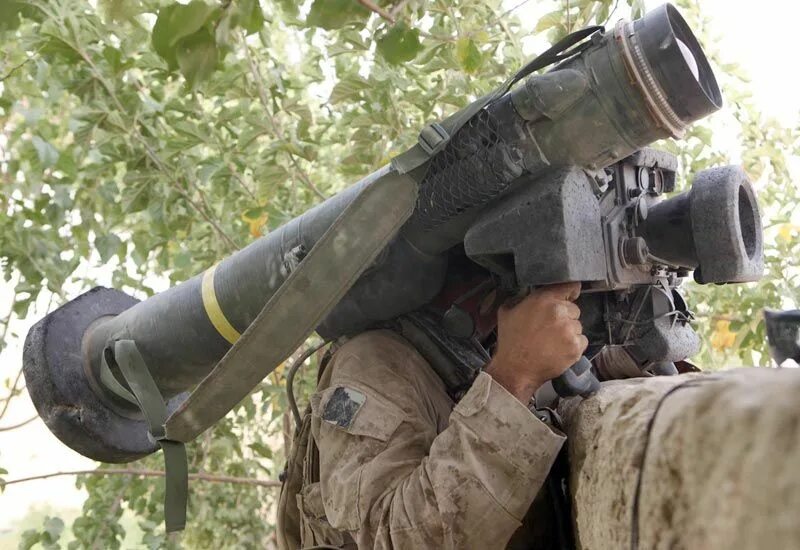 Комплексами javelin. Гранатомет джавелин. американский гранатомет джавелин. переносной противотанковый комплекс javelin fgm-148. джавелин рсзо.