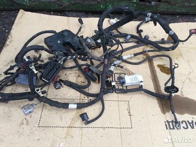 Проводка руля range rover l405. Проводка range rover. Подкапотная проводка range rover sport 2 рестайлинг. Силовые провода рендж ровер вог 322. Проводка range rover.