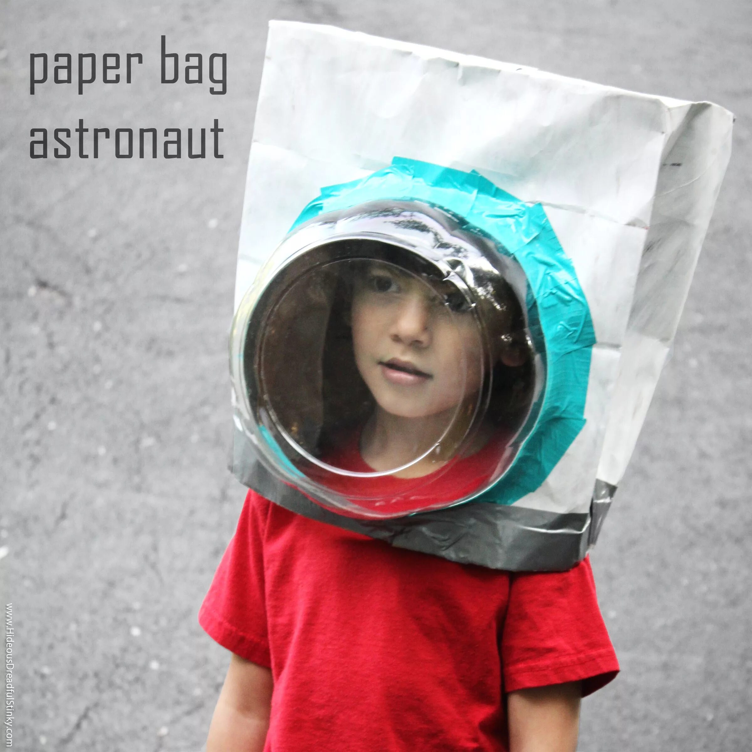 Шлем космонавта детский. Космический шлем. Шлем Космонавта для ребёнка. Шлем Космонавта для детей из бумаги. Шлем Космонавта своимиируками.