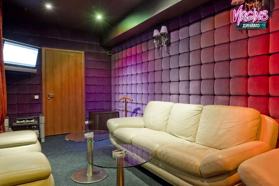 Sin room. Клуб с комнатами москва. virgins клуб в москве. sin room москва. бар син рум в москве.