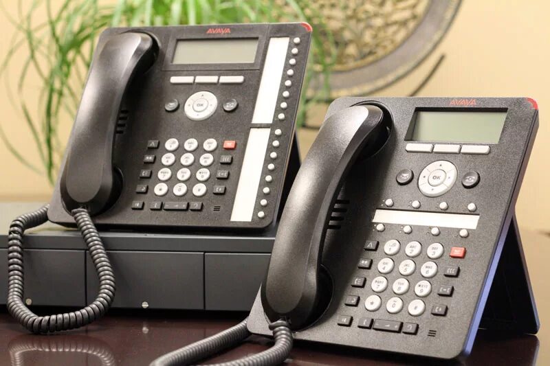 Телефон компании красный. VOIP-телефон Avaya 3641. Phone Avaya 2019. VOIP-телефон Avaya 6424d+m. Avaya телефон 2500.