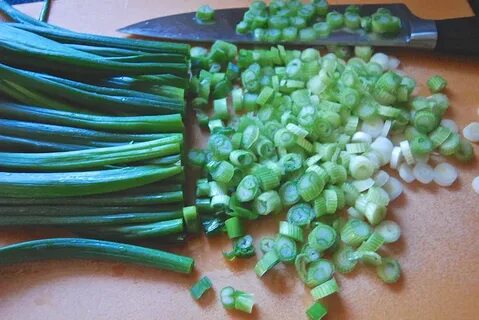 Зеленый лук в мультиварке