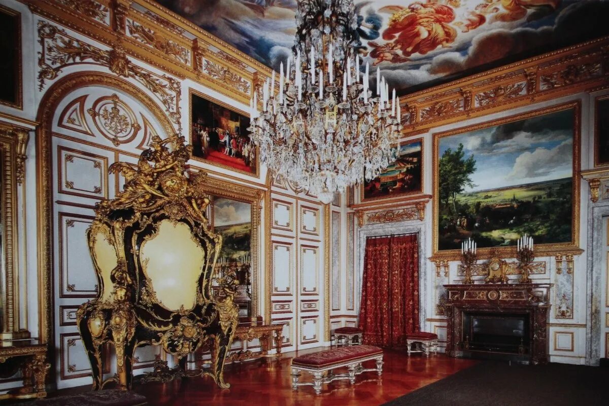 Версаль интерьер. Дворец Херренкимзее интерьеры. Баварский Версаль дворец Херренкимзее. Замок Херренкимзее внутри.
