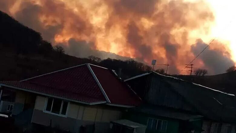 Пожар в хасанском районе. Пожар в зарубино. пожары в хасанском районе. пожар в школе зарубино. надеждинск приморье пожар.