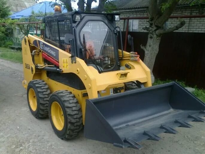 Погрузчик ставрополь. Bobcat 753. Фронтальный погрузчик el7 rl30w-j. Погрузчик ставрополь. Погрузчик elaz bl 880.
