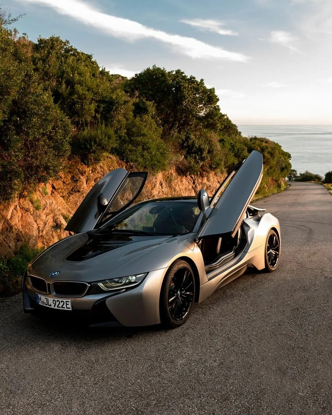 Автомобиля v 1. BMW i8. BMW i8 купе. БМВ спорткар i8. BMW i8 Turbo.