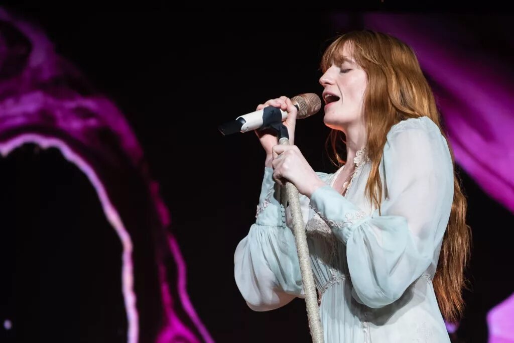 Seven devils florence the machine. Florence welch. florence + the machine во весь рост. call me cruella florence the machine. florence the machine live.