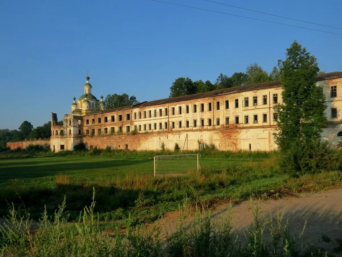 Спасо-суморин монастырь в тотьме официальный сайт. Спасо-суморин монастырь в городе тотьма. Спасо суморин монастырь тотьма. Суморин монастырь тотьма. Суморин монастырь тотьма.